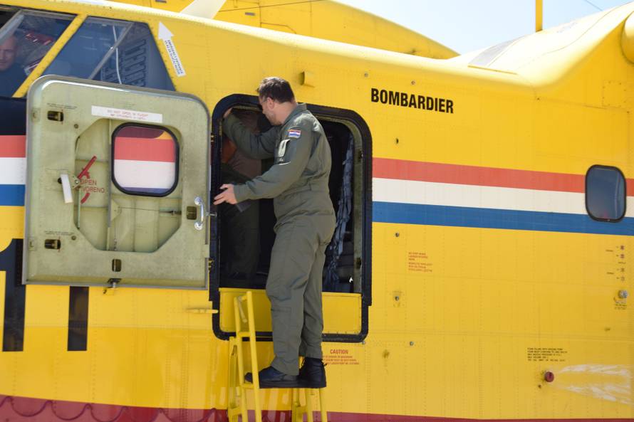 FOTO Hrvatski piloti vratili se iz Francuske: 'Bila nam je čast pomagati u gašenju požara'