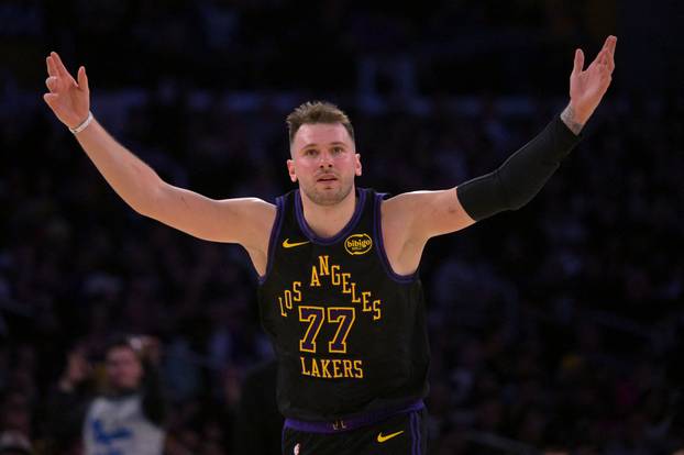 NBA: Memphis Grizzlies at Los Angeles Lakers