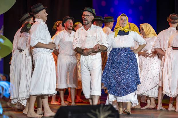 Vinkovci: 60. Vinkovačke jeseni pod sloganom "Jesen rumeni jabuka"