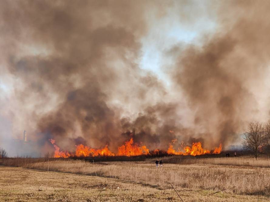 VIDEO Jak požar gori u Dubravi