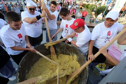 Tradicionalni  grobnički Festival palente  i  sira: U Čavlima ni bilo onega ki ni pital još!