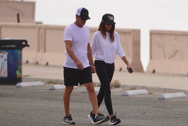 *PREMIUM-EXCLUSIVE* Cindy Crawford and Rande Gerber step out together in Zuma Beach for the first time since their son's death