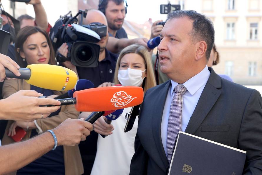 Zagreb: Dolazak ministara i obraćanje medijima prije sjednice Užeg kabineta Vlade