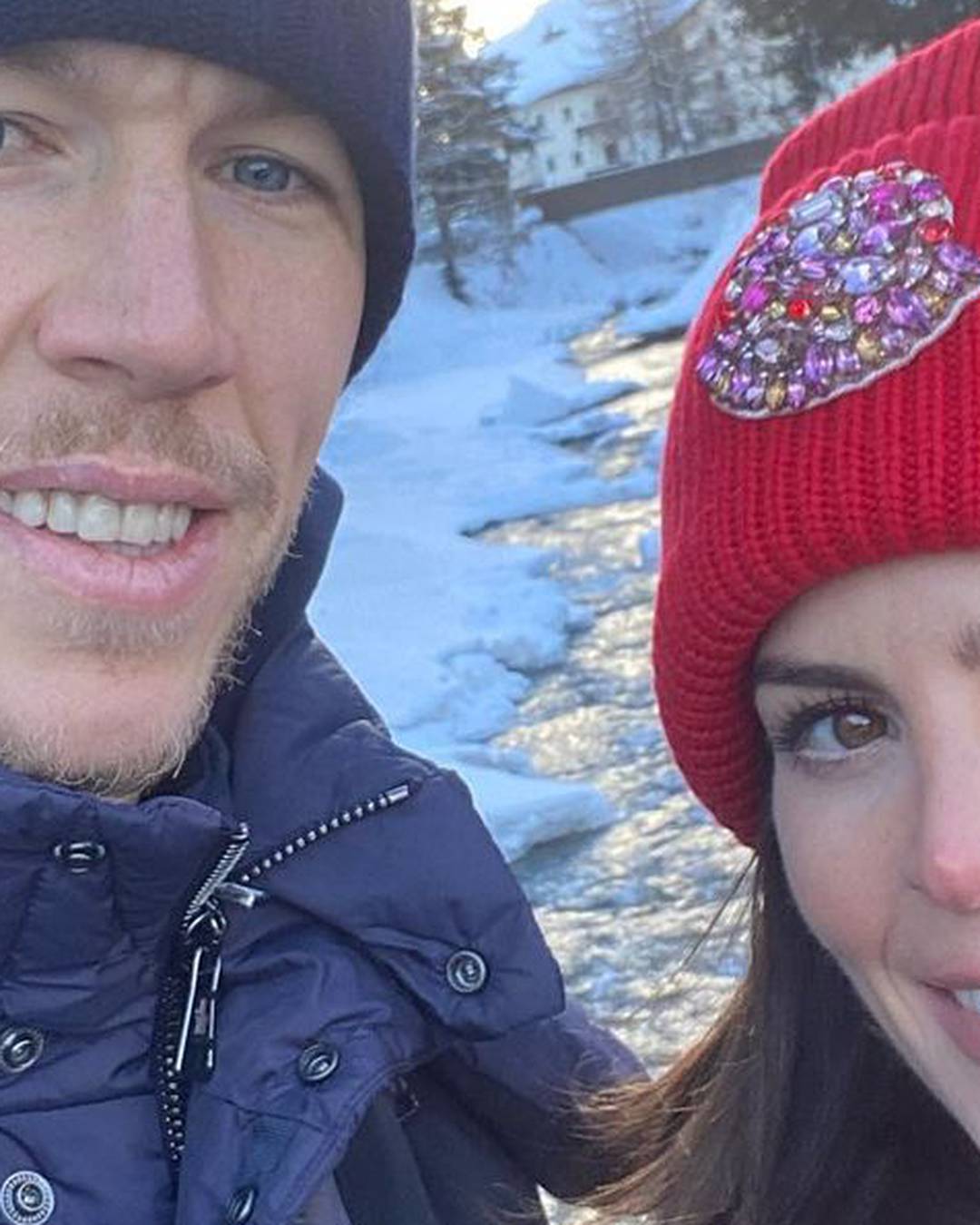 Ivan Perišić uživa s obitelji na skijanju, supruga Josipa fotkala selfie, a djeca skijala u tunelu
