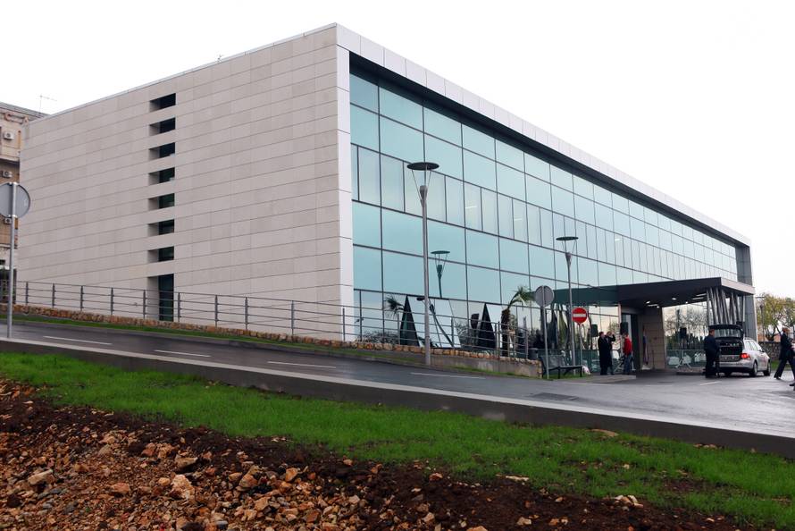 Miču kirurga: Studentica tvrdi da ju je seksualno uznemiravao