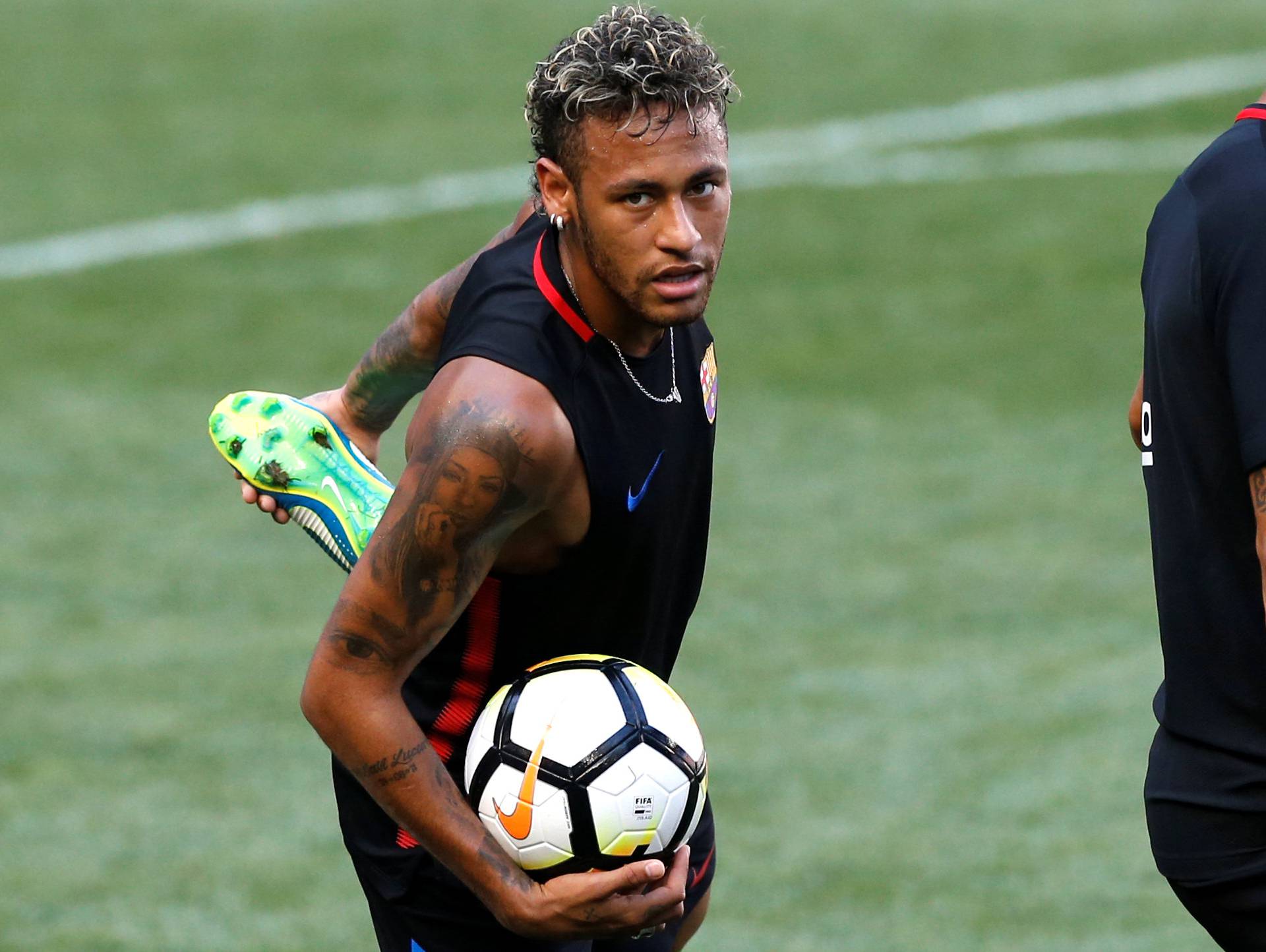 Football Soccer - Barcelona training - Neymar