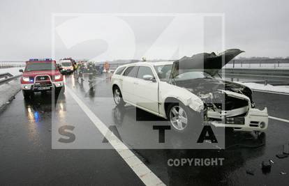 Čačić je vozio Chrysler 40 do 60 km brže od Škode?