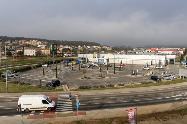 Pula: Trgovački centri prazni tijekom drugog bojkota