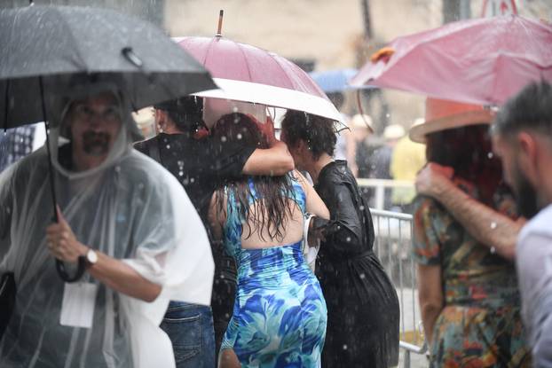 Sinj: Zbog jakog pljuska odgođena 310. Sinjska alka