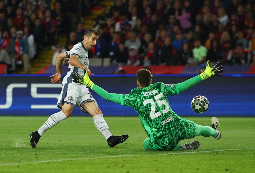 Champions League - Semi Final - First Leg - FC Barcelona v Inter Milan