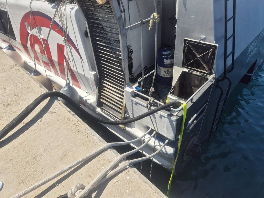 FOTO Tri dana nakon havarije na moru: Katamaran 'Melita' je uspješno dotegljen u Zadar