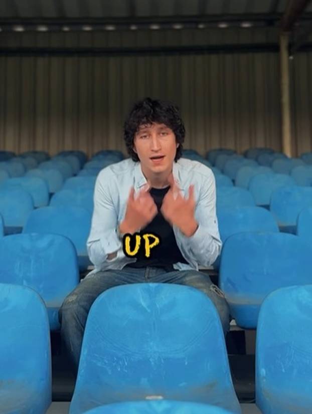 FOTO Mladić koji želi izgledati kao skupa torbica: 'Vidio sam puno glupih stvari, ali ovo je...'