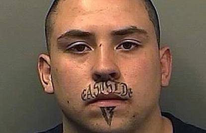 Provalnika odala tetovaža na gornjoj usnici i bradi