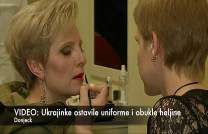 Ukrajinke ostavile uniforme i obukle lijepe večernje haljine