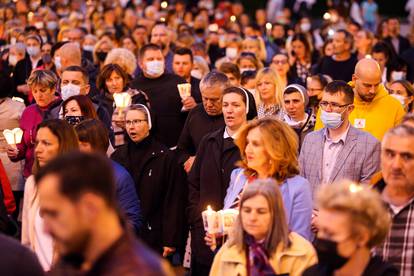 FOTO Slavlje u Zagrebu: Ovako je večeras izgledala procesija