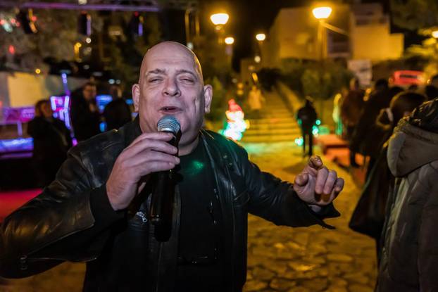 Split: Zoran Jelenković održao koncert na Adventu na Mertojaku