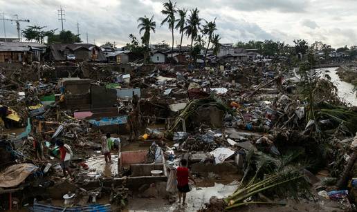 FOTO Katastrofa na Filipinima: Razorni tajfun odnio 66 života. Prizori razaranja su jezivi...