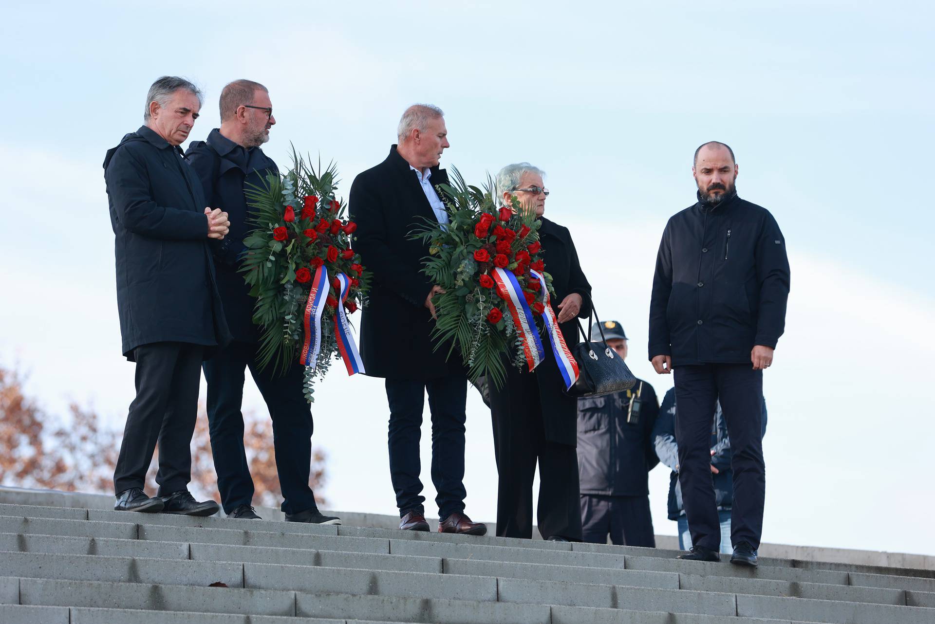 Vukovar: Predstavnici srpskih organizacija odali su počast ubijenima u Vukovaru 1991. godine i na Ovčari