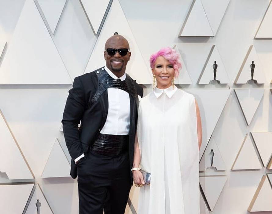 Voditeljice na dodjeli Oscara su se 'utegnule' u hrvatske haljine