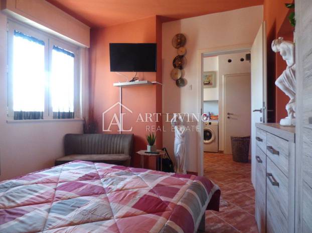 FOTO Ovaj stan u Istri privlači pažnju na oglasima: U 20 m2 ugurali i kipove! Ovo je cijena