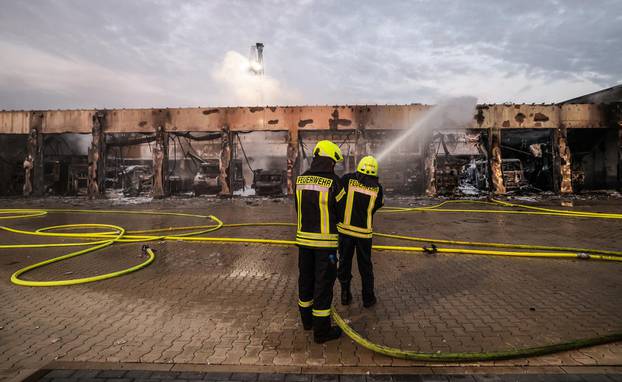 Major fire in vehicle hall