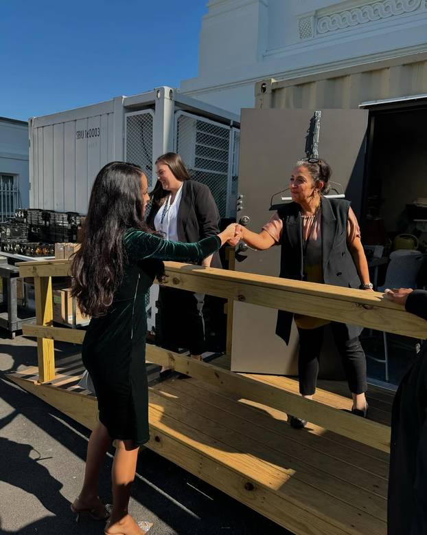 GOLE PRVE DAME Znate li što je zajedničko Trumpu i Golobu?