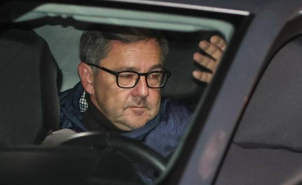 Zagreb: Izlazak Andrije Mikulića i inspektora iz kuće nakon opsežne pretrage