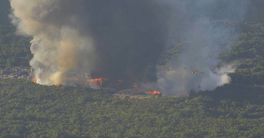VIDEO Požari u Dalmaciji. Gorio deponij u Prgometu: 'Zatvorite vrata i prozore, ne udišite dim'