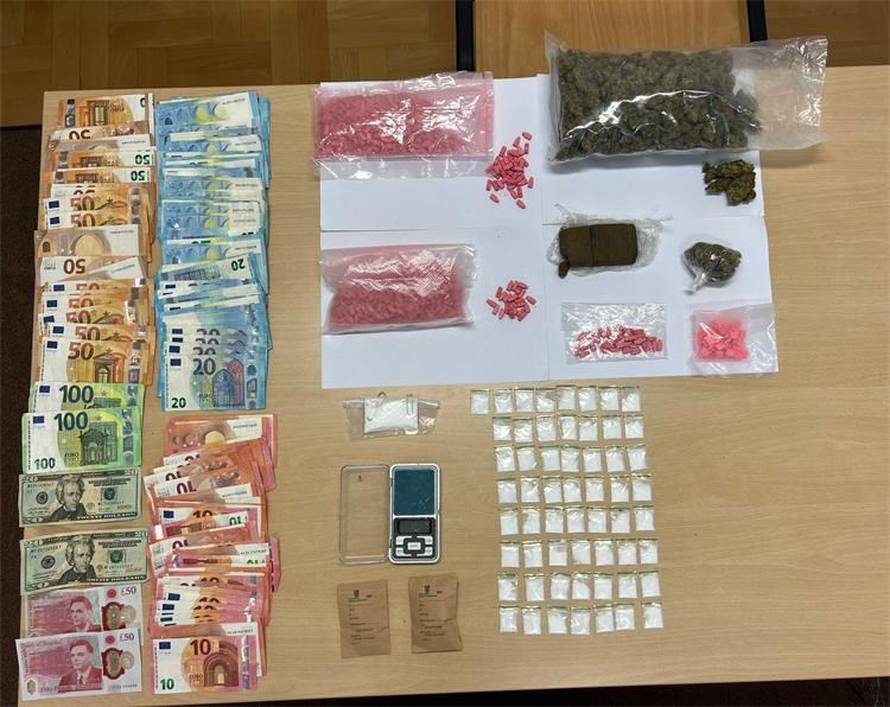 Policija na području Šibenika i Tisnog kod 9 ljudi našla kokain, ketamin, MDMA, ecstasy...