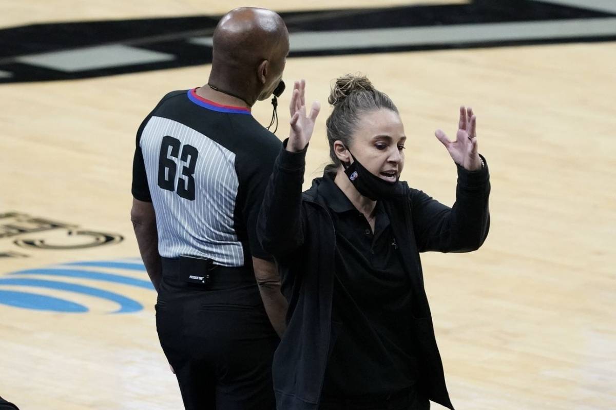 Povijesna večer u San Antoniju: Prva žena na klupi u NBA ligi