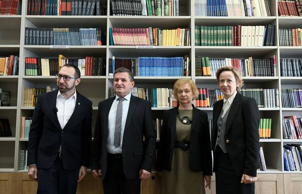 Zagreb: Gradonačelnik sa suradnicima obišao obnovljenu Gornjogradsku gimnaziju