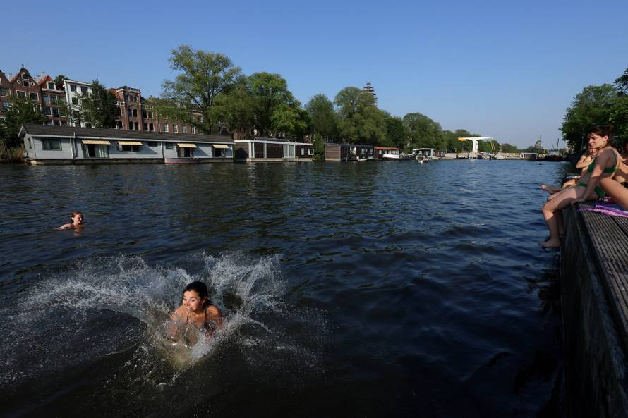 Heatwave hits the Netherlands while rare red alert is issued