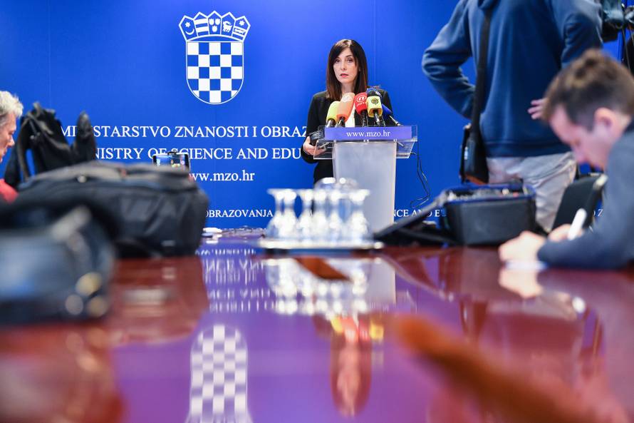 Zagreb: Ministrica Divjak na izvanrednoj konferenciji o laÅ¾nim diplomama