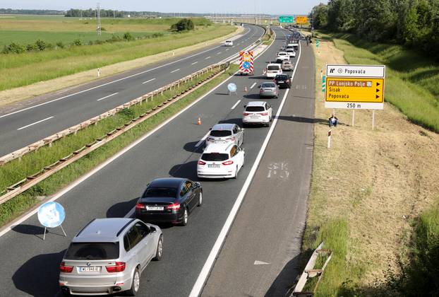 Gužva na autocesti A3 zbog prometne nesreće u kojoj je poginulo nekoliko osoba