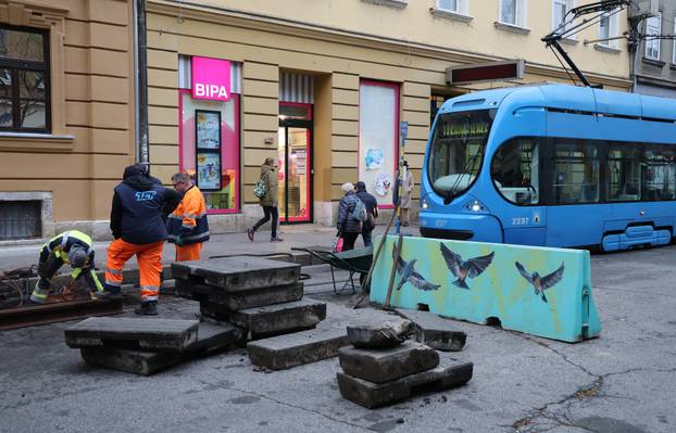 Zagreb: Zastoj tramvaja u Draškovićevoj ulici zbog puknuća tračnica