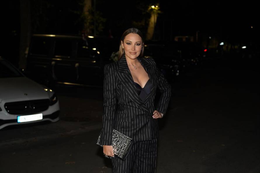 Beograd: Aleksandra Prijović prvi put u javnosti nakon rođenja kćeri 