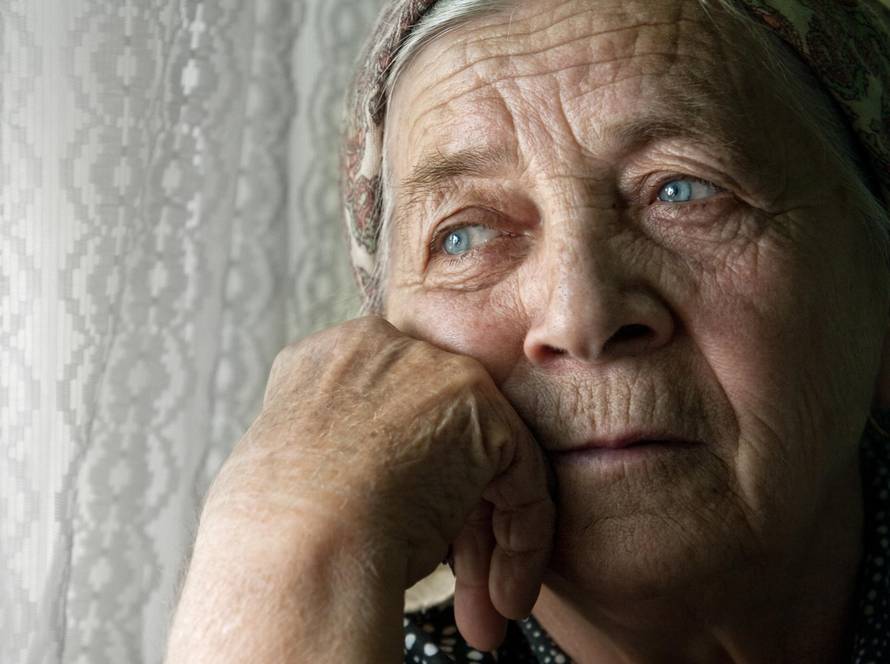 Stara sam i nemam nikoga, a uskoro me čeka teška operacija