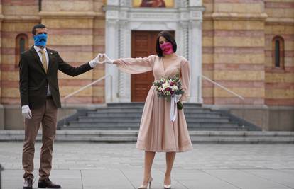 U Banja Luci se vjenčao jedini par koji nije otkazao ženidbu