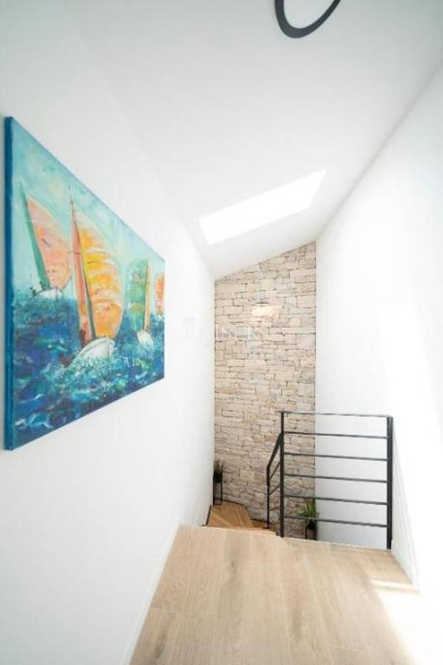 FOTO Ova vila sagrađena od kamena starog 120 godina, a cijena je prava sitnica