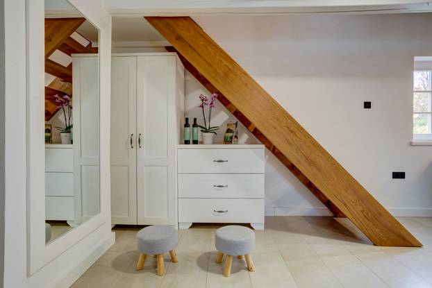 Ova istarska ljepotica među 1000 maslina ima pogled na jezero koji obara s nogu