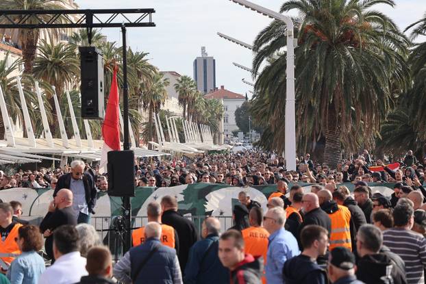 Split: Torcida na Rivi održala prosvjed