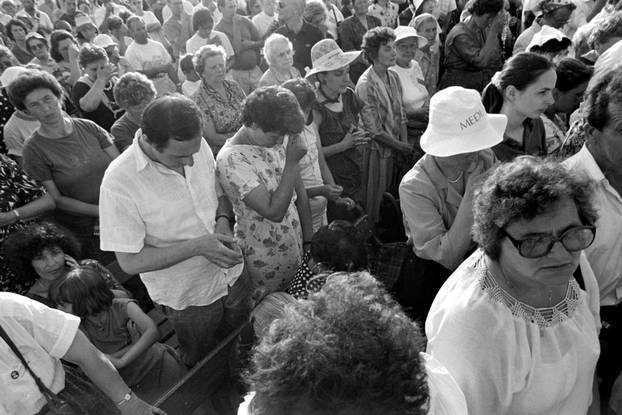 Brojni vjernici na obilježavanju 10. godišnjice ukazanja u Međurgorju, 25.6.1991.