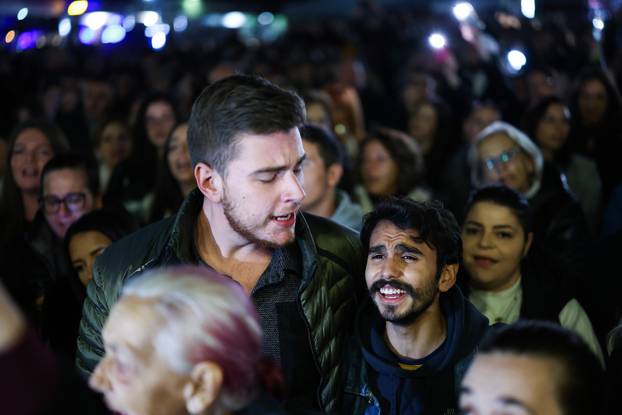 Suze i pjesma u Sarajevu u čast Halidu Bešliću 