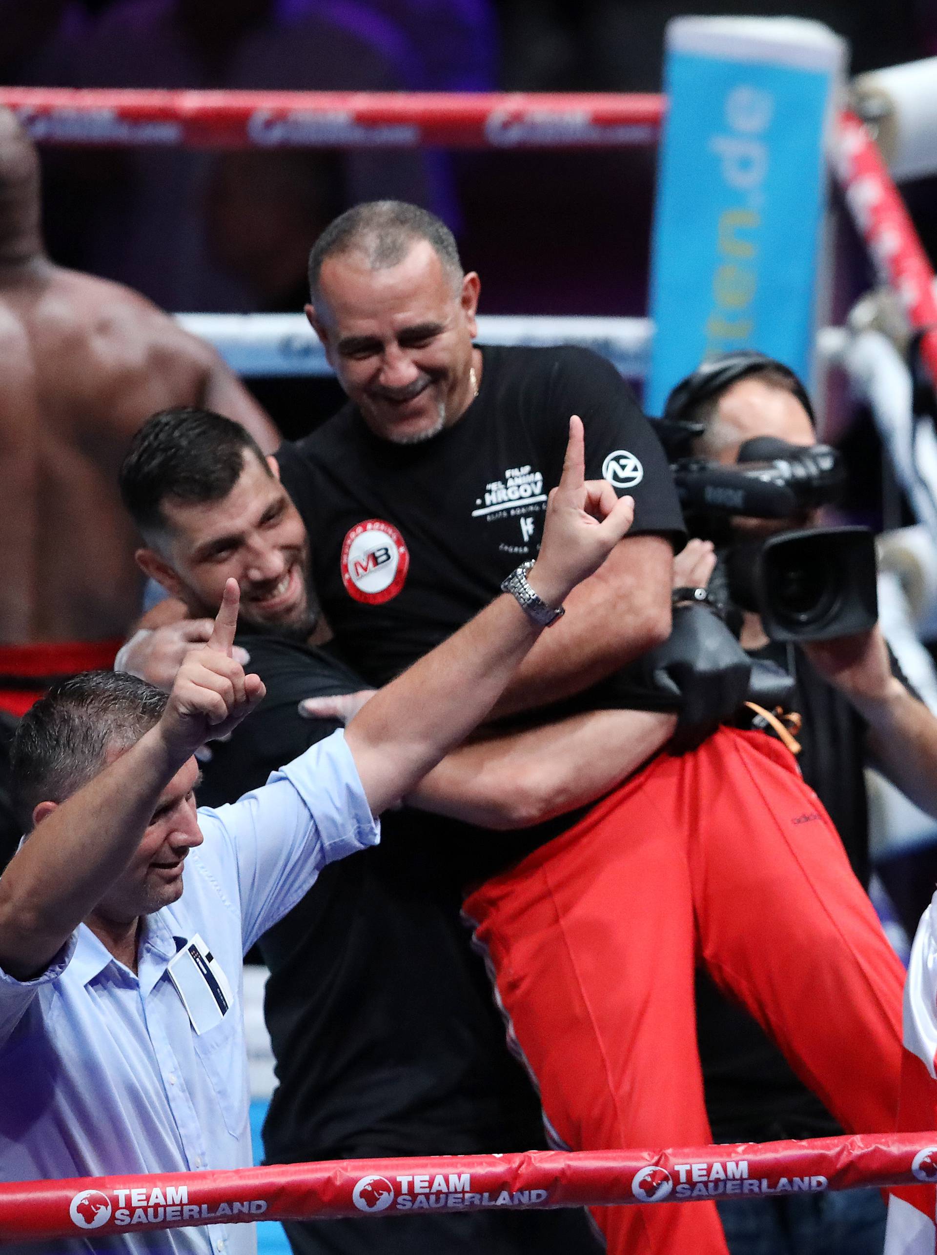 'Borit ću se na revanšu Joshue i Ruiza. Eddie, daj mi najjačeg!'