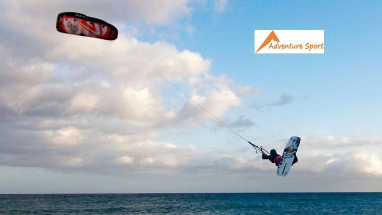 Kitesurfing: adrenalinski spoj surfanja na dasci i leta u zraku