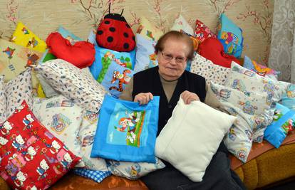 Varaždinka velikog srca sašila 50 jastuka i darovat će ih djeci