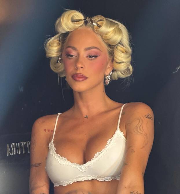 Svjetski prvak ljubi atraktivnu pjevačicu. Uskoro će se vjenčati