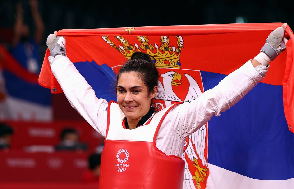 Srpkinja Mandić osvojila zlato pa se umirovila, Biles odustala zbog mentalnih problema?