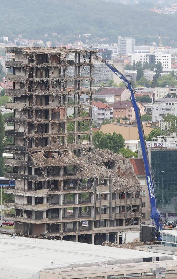 Rušenjem Vjesnika polako se mijenja vizura panorame Zagreba