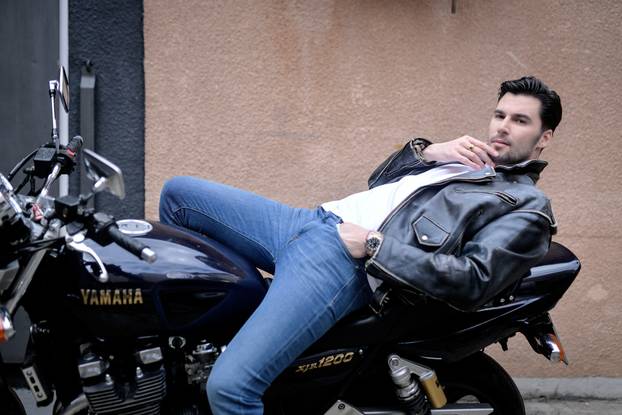 Zagreb: Maneken Dean Pelić